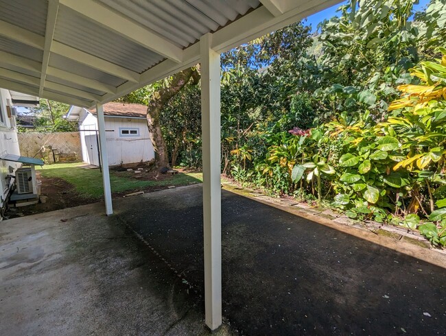 Building Photo - Vintage Upper Manoa 3 bed 2.5 Bath home