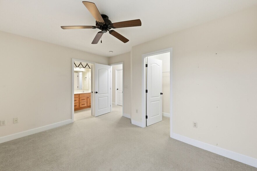 Building Photo - 997 Sweeney Dr