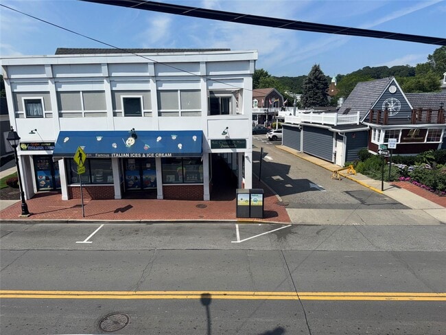 Building Photo - 115 Main St