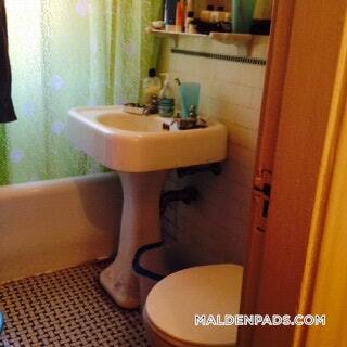 Building Photo - 349 Pleasant St