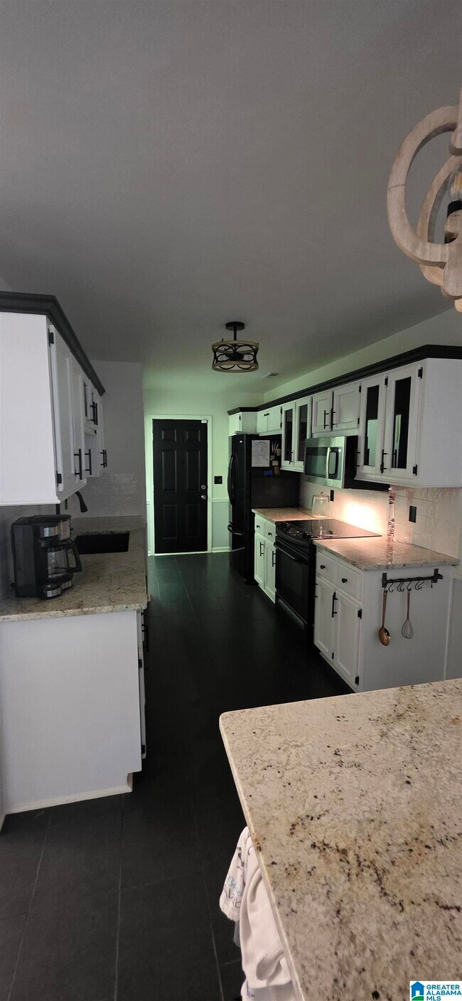 Building Photo - 8012 Rockhampton Cir