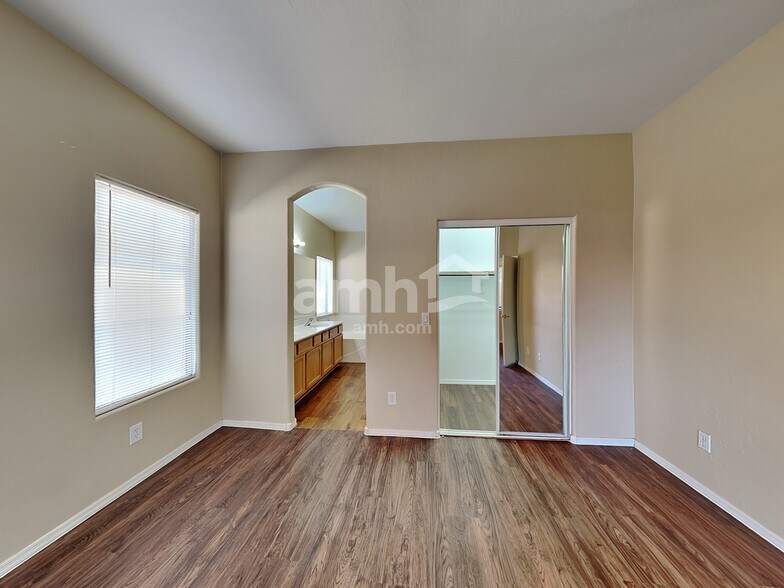 Building Photo - 8316 W Pima St