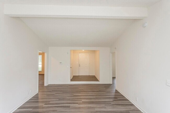 Building Photo - 3104 Kinwood Dr