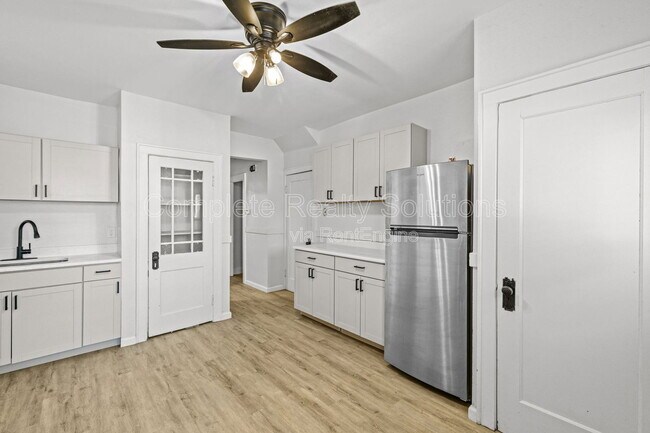 Building Photo - 4765 Goethe Ave