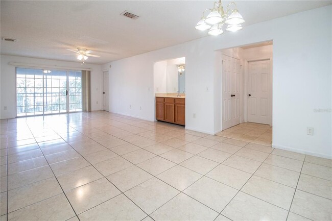 Building Photo - 2304 Clubside Dr