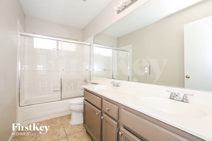 Building Photo - 3717 Gramercy Ave