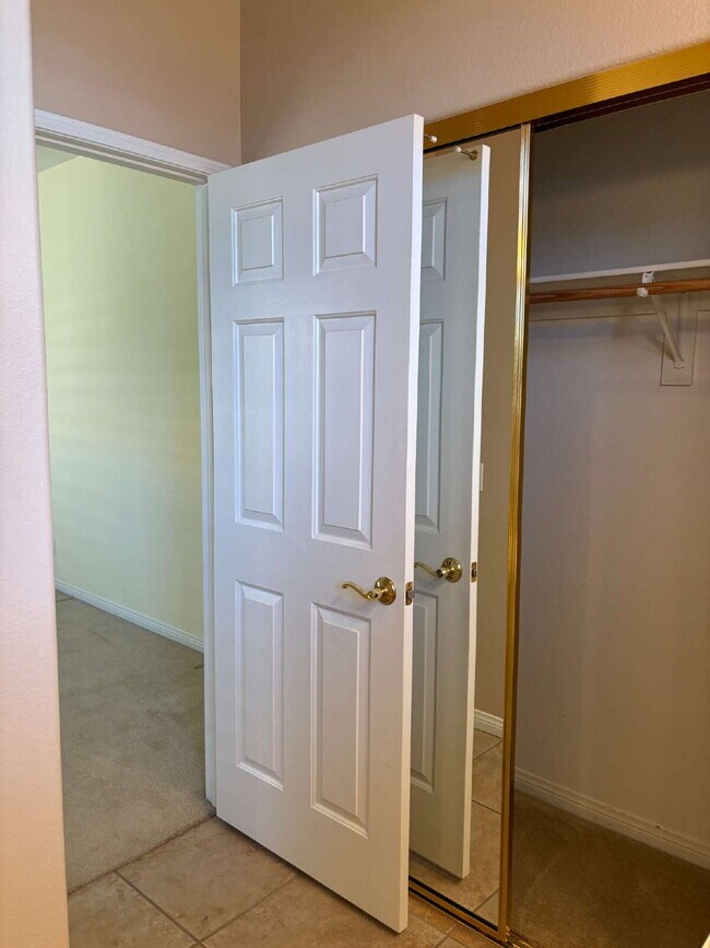 Building Photo - 45218 Coeur Dalene Dr