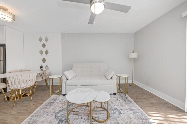 Building Photo - 4312 W Roland St