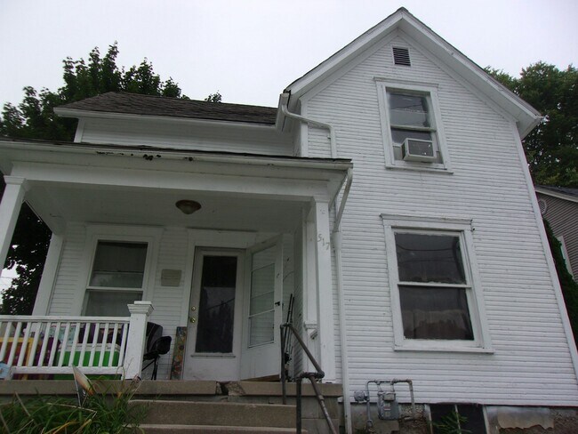 Primary Photo - 517 Riverside Dr