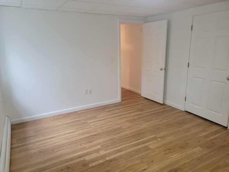 Building Photo - 42 Lockwood St