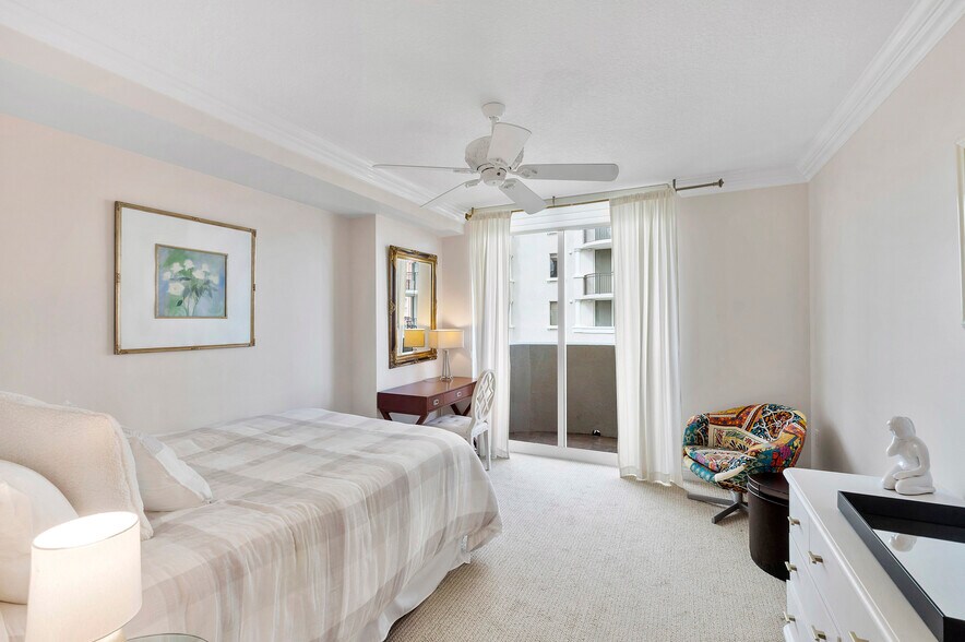 bedroom - 2001 N Ocean Blvd