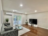 Building Photo - 32 Sugar Maple Ln