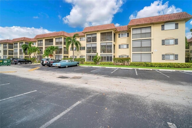 Building Photo - 257 S Cypress Rd