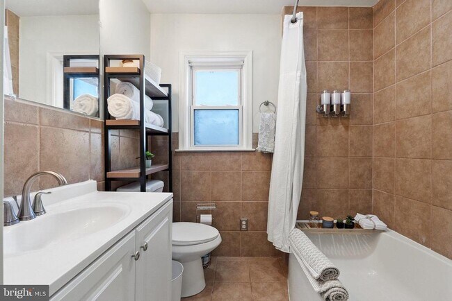 Building Photo - 701 S 2nd St