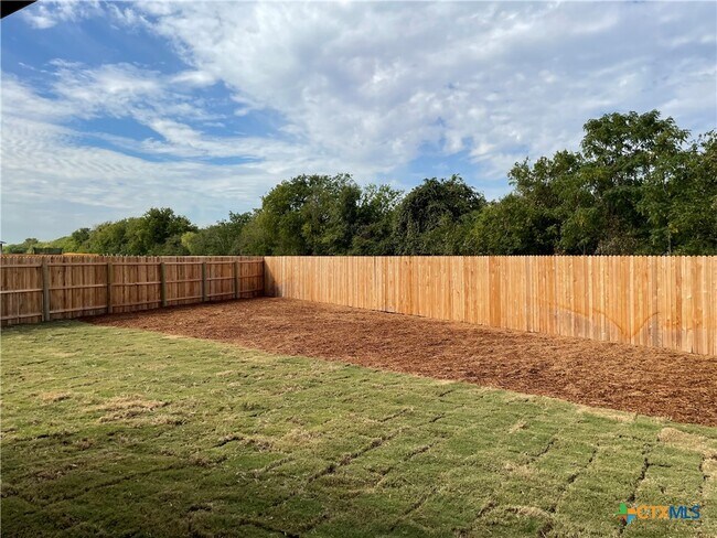 Building Photo - 447 Butterfly Bush Ct