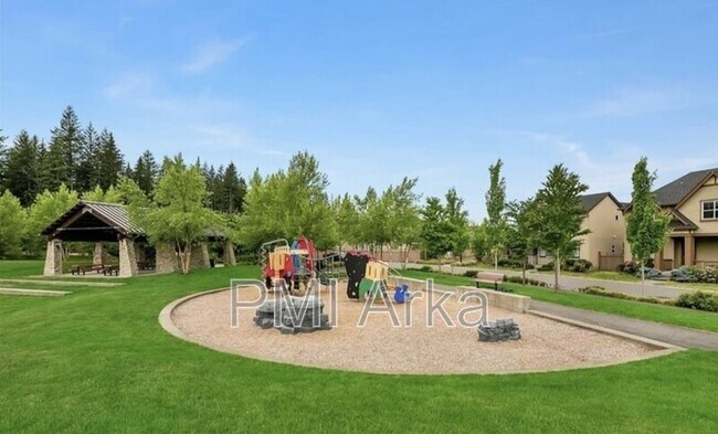 Building Photo - 11048 Elliston Way NE