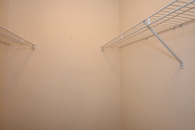 Building Photo - Stunning Row End Townhome In Excellent Loc...