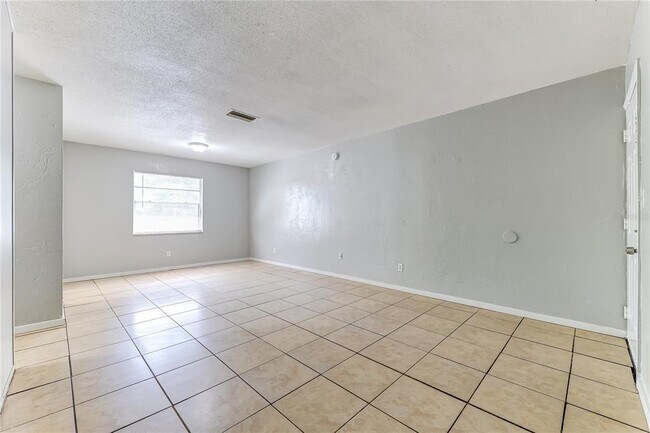Building Photo - 1221 Kennedy Rd