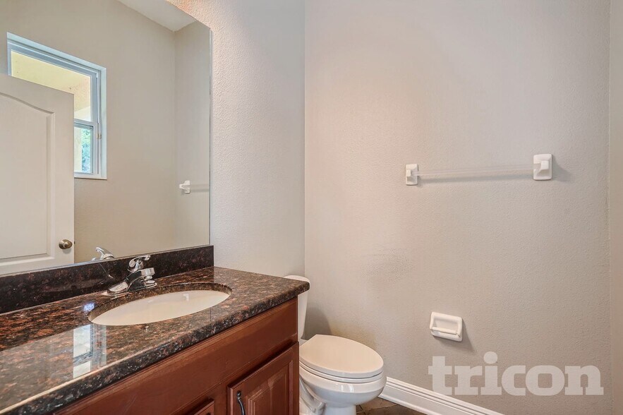 Building Photo - 7982 Camden Woods Dr