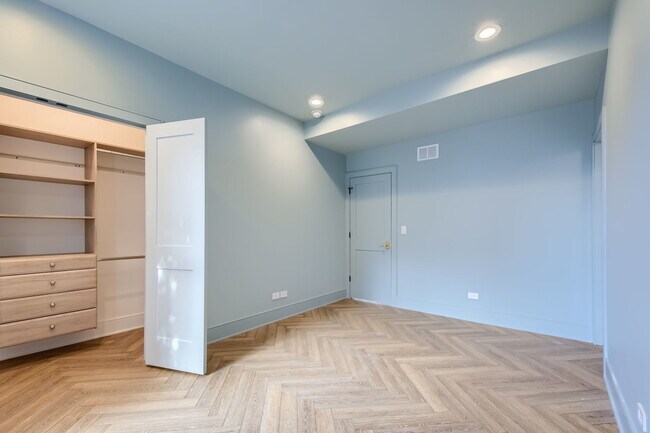 Building Photo - 2043 N Humboldt Blvd