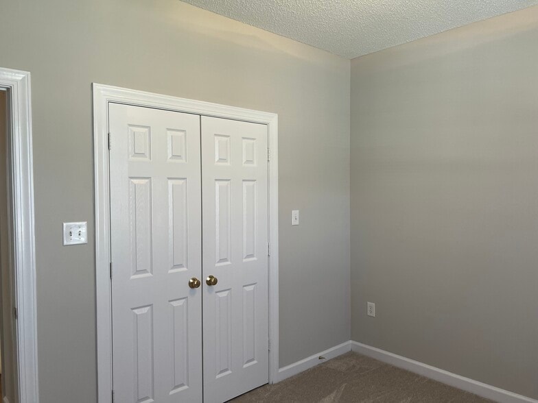 Building Photo - 3321 Whitlock Dr N