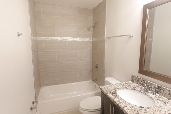 Building Photo - 337 S Arrowhead Ct