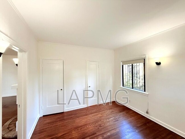 Building Photo - 7733 Hampton Ave