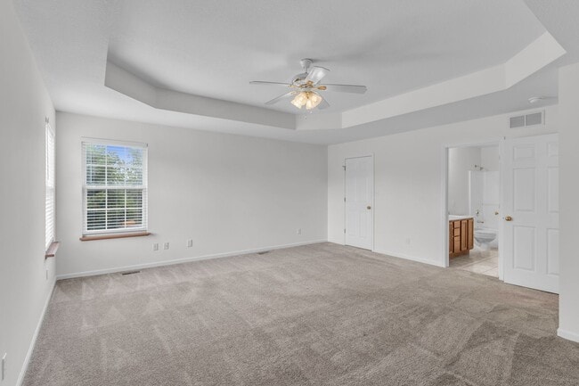 Building Photo - Huge 3 Bedroom, 2 Bath Town Home in SW Col...