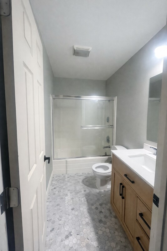 Building Photo - 2891 Canyon Crest Dr