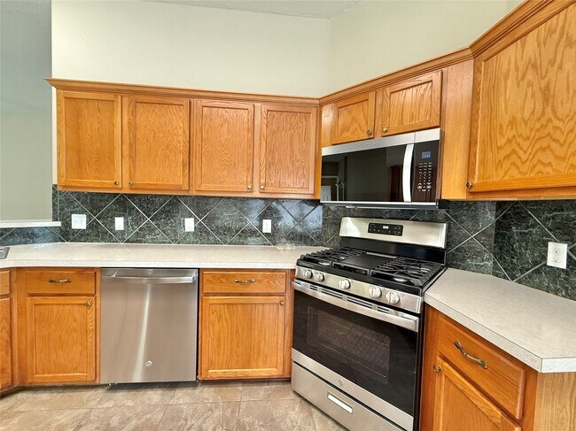 Building Photo - 25335 Rayford Crest Dr