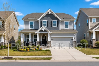 Building Photo - 1120 Walbury Hl