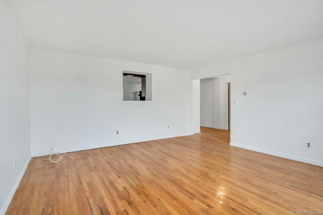 Building Photo - 105 Woodside Ave