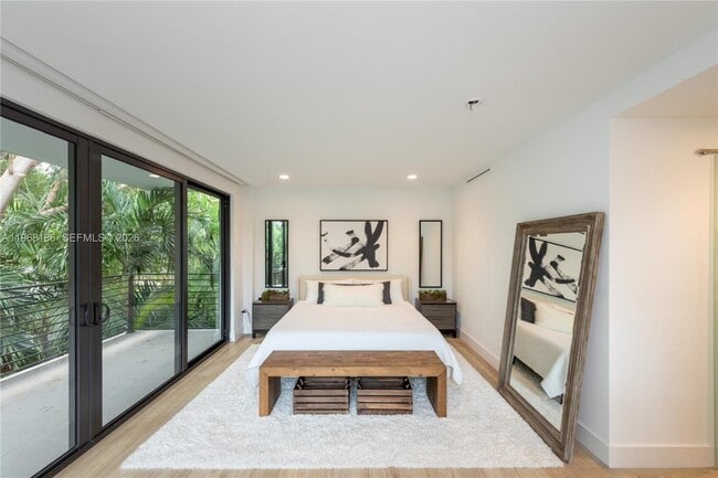 Building Photo - 2550 Overbrook St