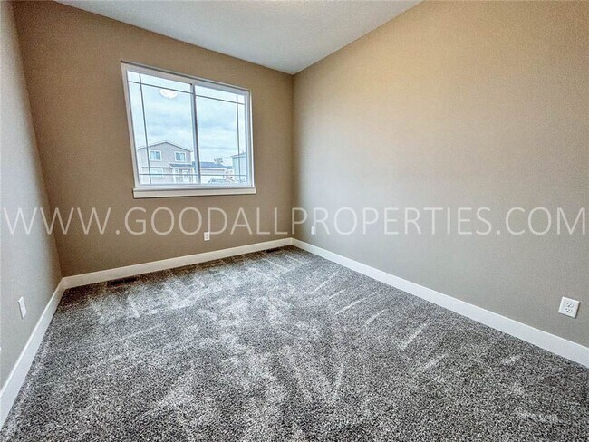 Building Photo - Stunning 4 bedroom, 3 bath Ranch Style Hom...