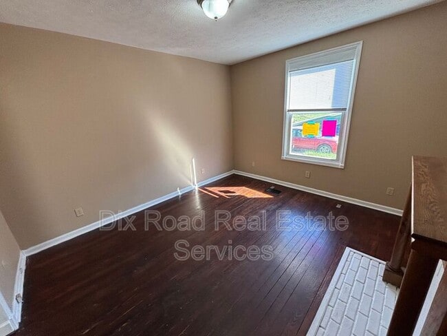 Building Photo - 2339 Freeman Ave