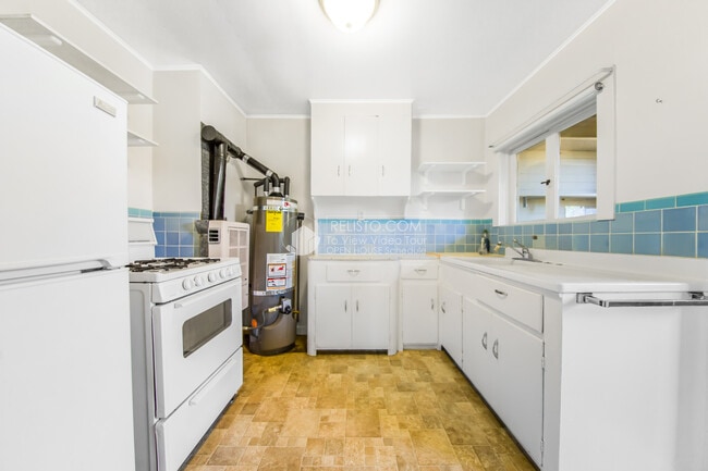 Building Photo - 49 Elgin Park