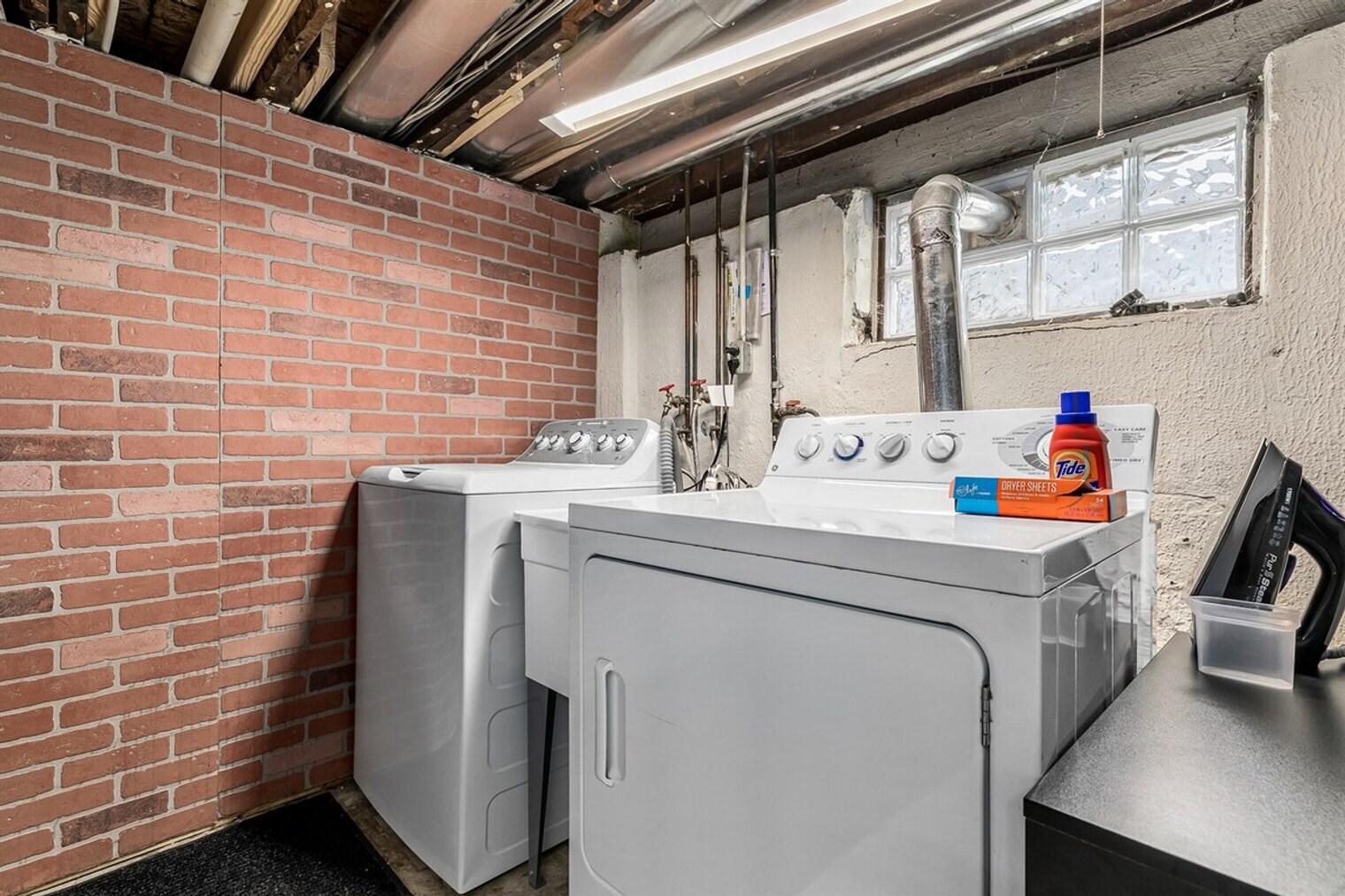 Building Photo - 14924 E 10 Mile Rd