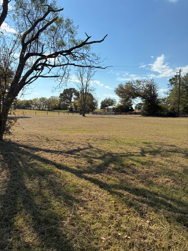 Building Photo - 445 FM 489