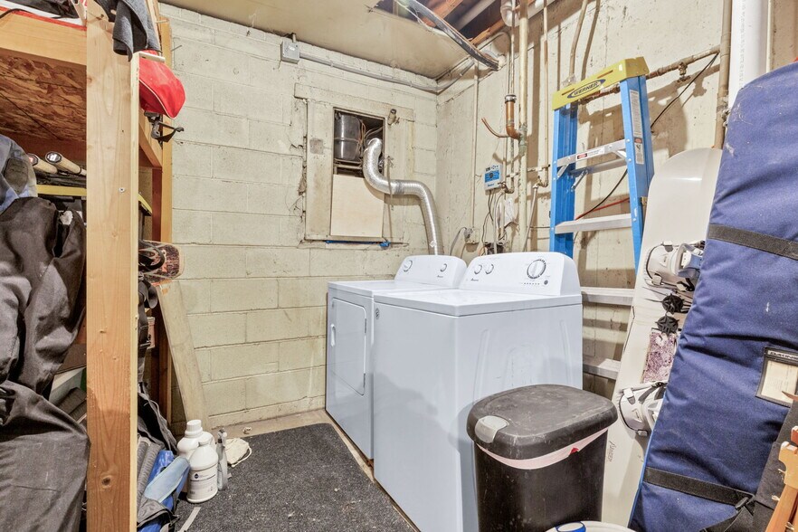 Building Photo - 1137 E 12th Ave