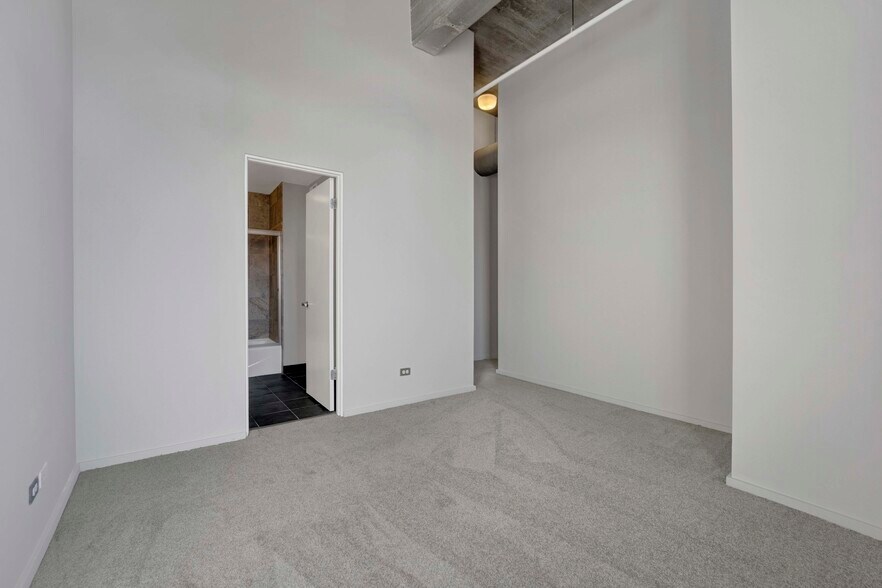 Building Photo - 1528 S Wabash Ave