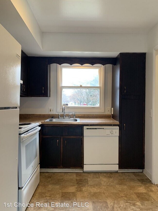 Building Photo - 3 br, 1.5 bath House - 3700 Malibu