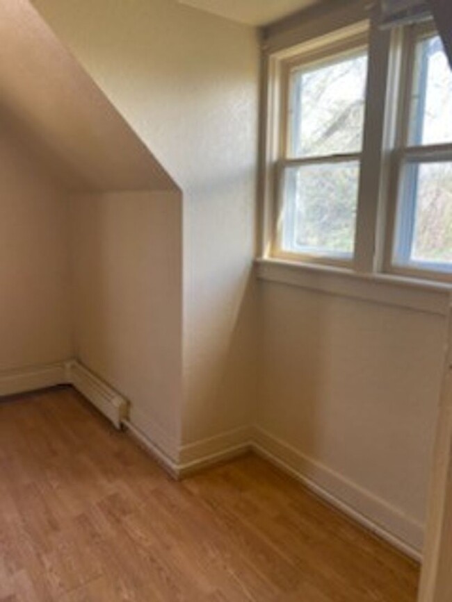 Building Photo - r314LBP