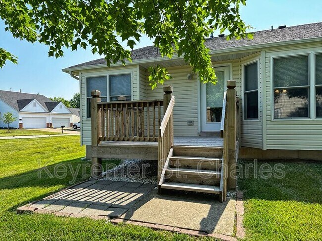 Building Photo - 1563 Rosedale Dr