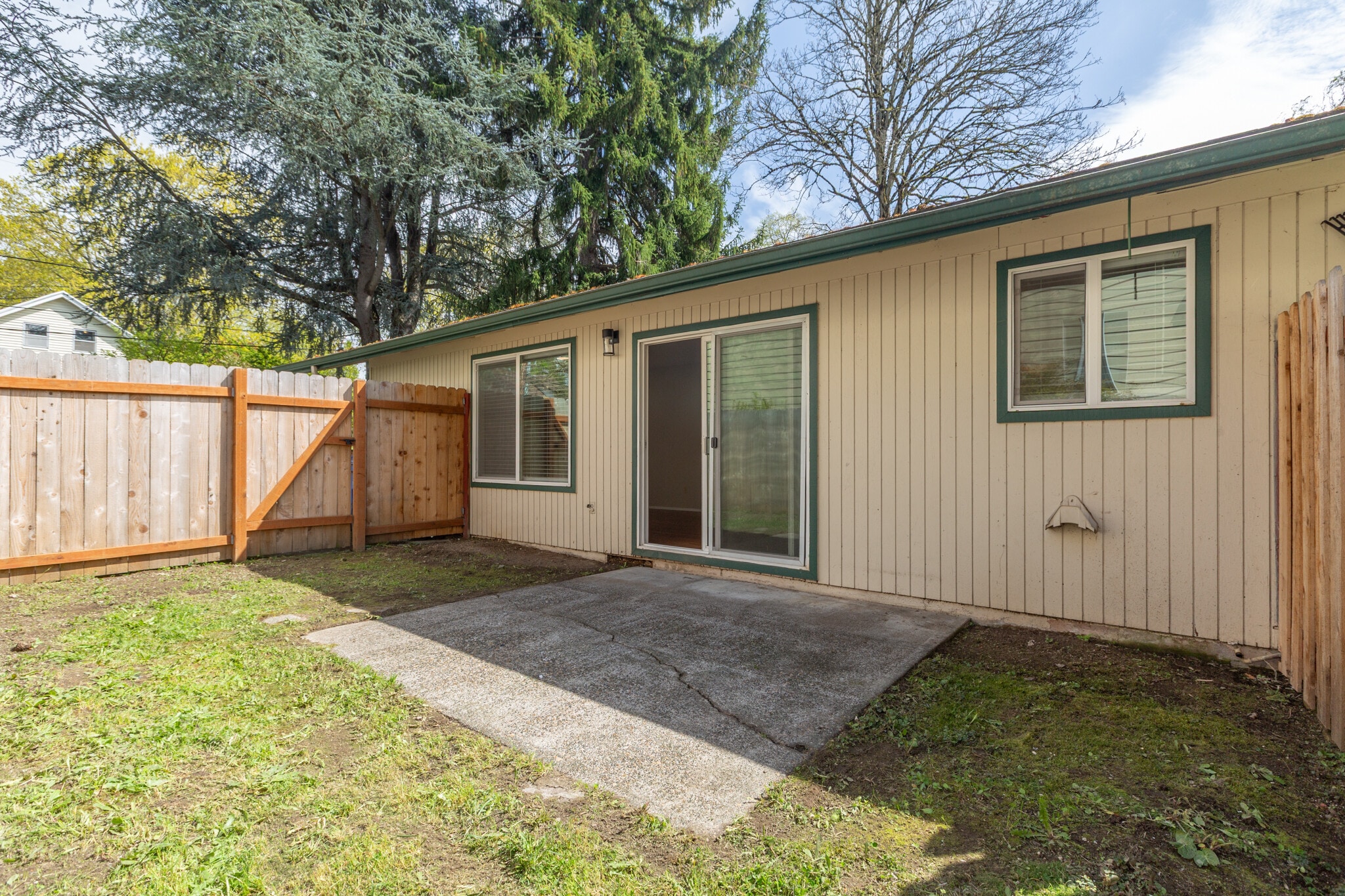 Building Photo - 2531 SE 27th Ave