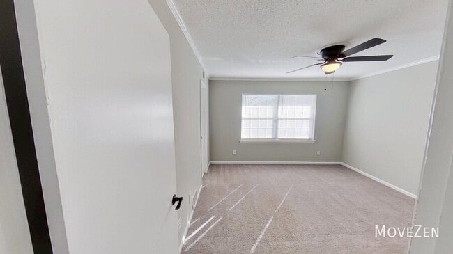 Building Photo - 422 Muirs Chapel Rd