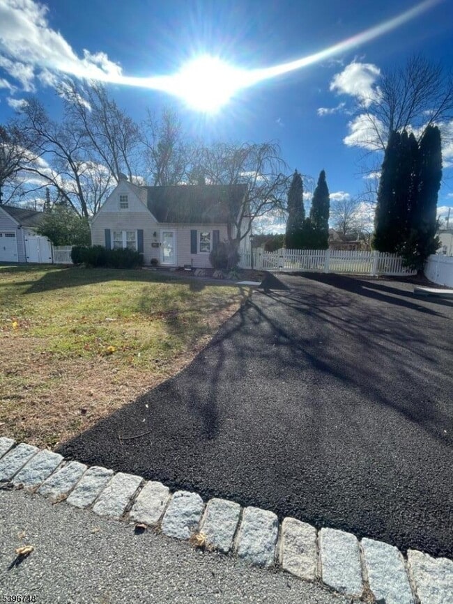 Building Photo - 16 Brookside Ave