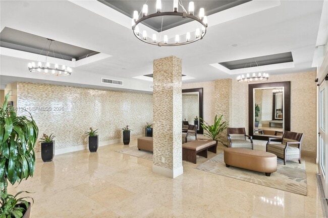 Building Photo - 1420 Brickell Bay Dr