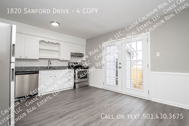 Building Photo - 1820 Sanford Dr