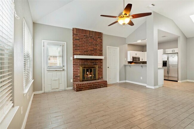 Building Photo - 16801 Gravesend Rd