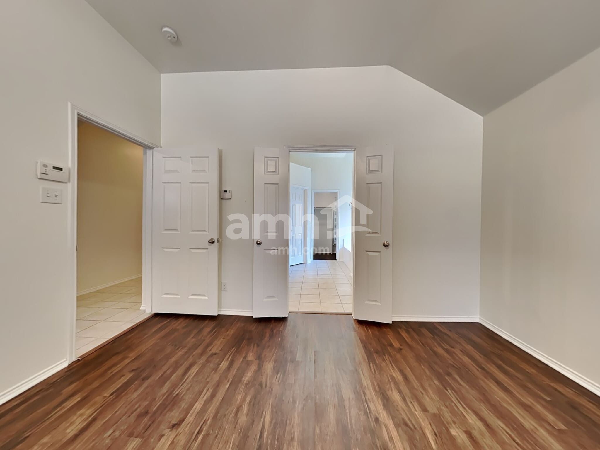 Building Photo - 4406 Shady Elm Dr